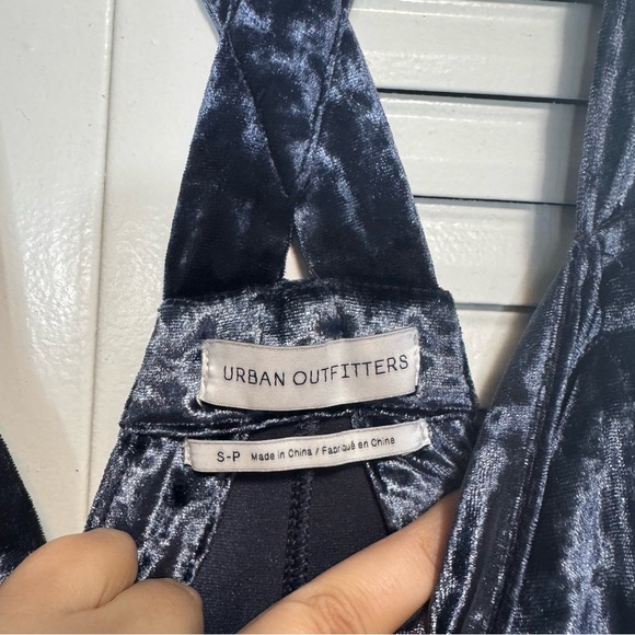 Urban Outfitters UO Blue Crushed Velvet Pullup Overall Jumpsuit Size S - Picture 5 of 7